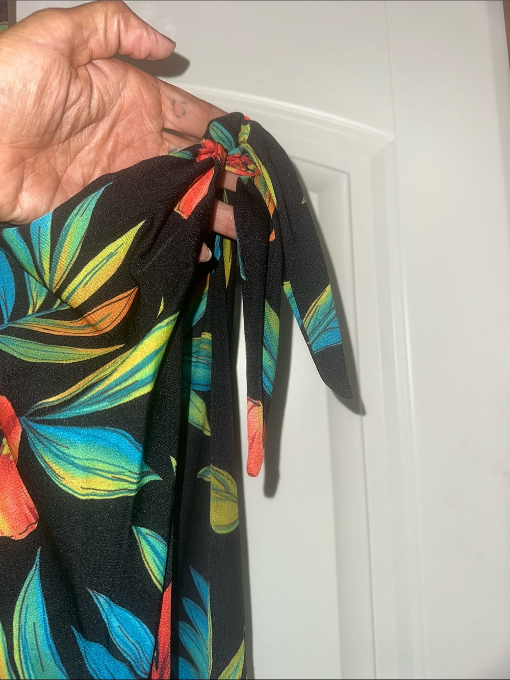 Miraclesuit Black One-Piece with Tropical Floral and coverup size 10 - Picture 8 of 8